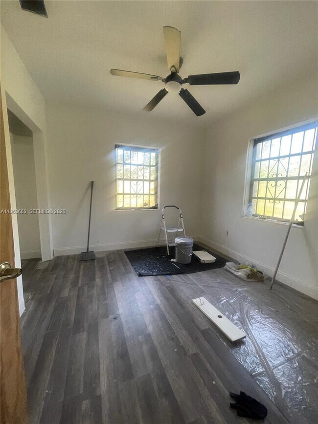 Foto del edificio - 4001 NW 15th Ave