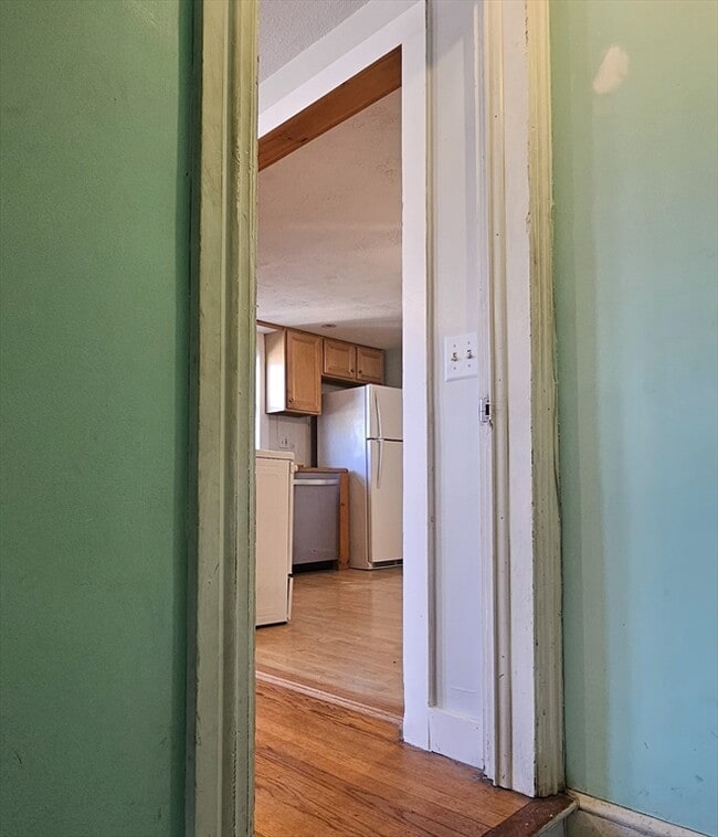 Building Photo - 123 Scott St