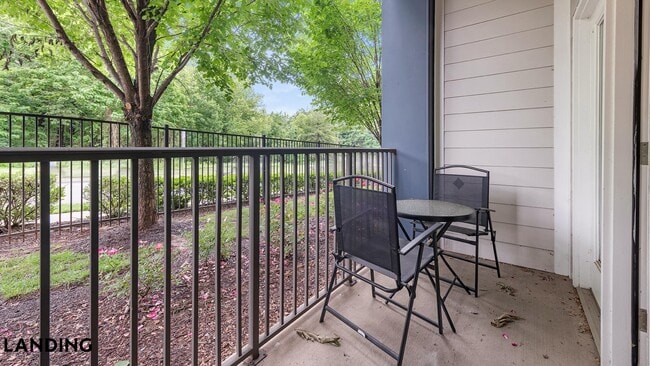 Building Photo - 8100 Palisades Cir