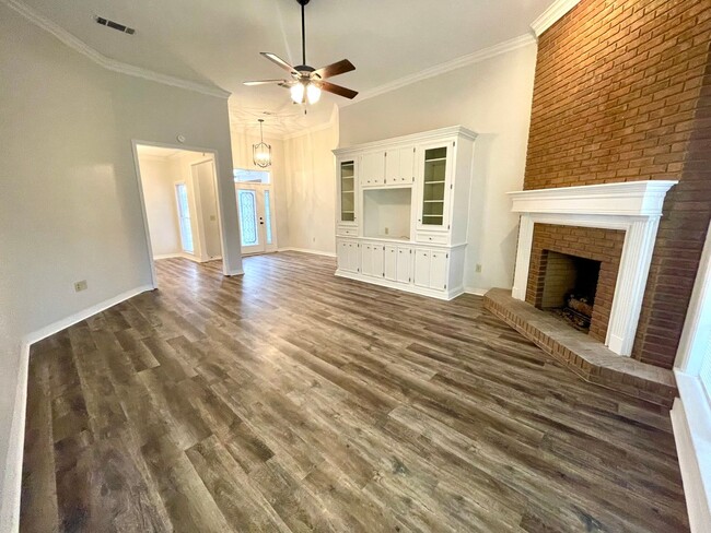 Building Photo - 4 Bed/2 Bath Home for Rent in Ridgeland!
