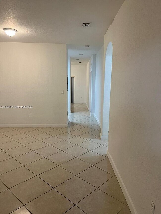 Foto del edificio - 2758 SE 17th Ave