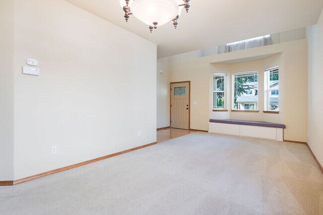 Foto del edificio - Charming Lynnwood Home with Modern Comfort...