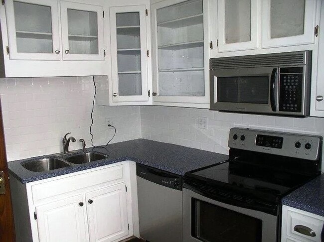 Foto del edificio - Two Story Apartment on Broad Street