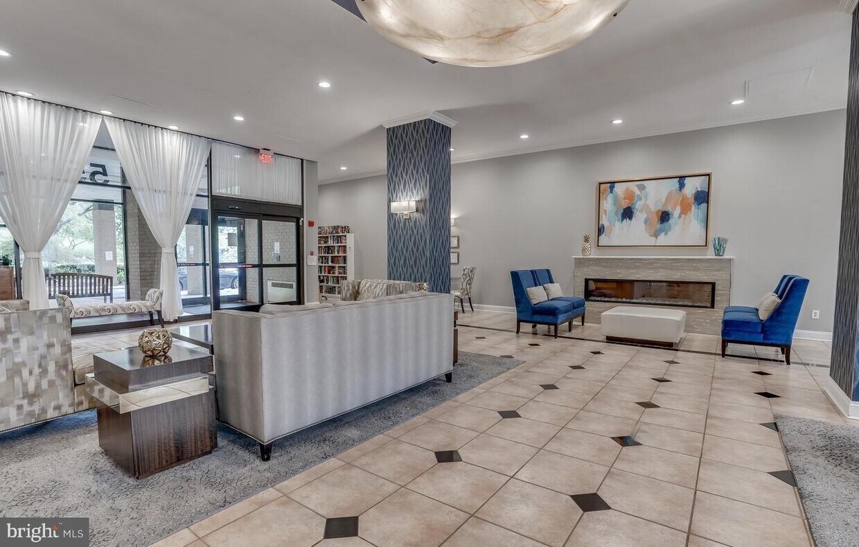 5500 Holmes Run Pkwy Unit 318, Alexandria, VA 22304 Apartment for