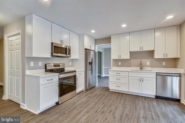 Building Photo - 8534 Inspiration Ave