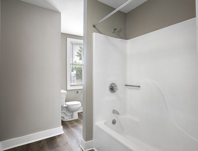 Building Photo - 501 N 28th St