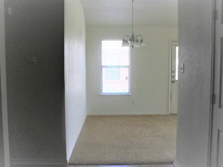 Building Photo - 2702 Ashley Dr