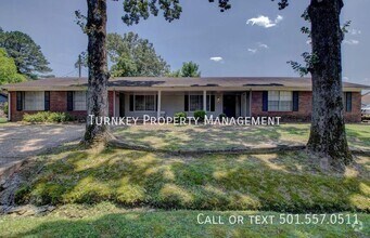 Building Photo - 2 E Laramie Dr