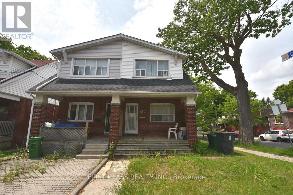 Primary Photo - 1050 Woodbine Ave