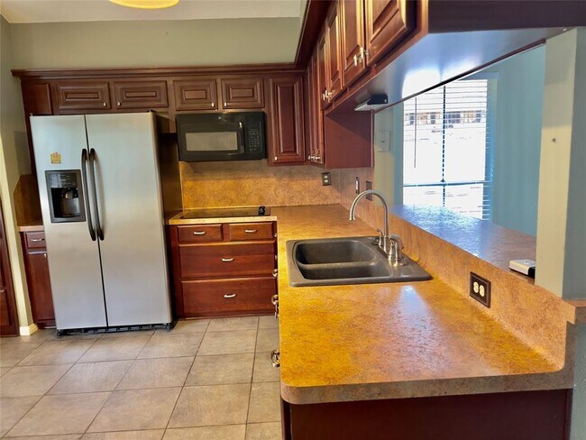 Building Photo - 439 Woodrail Dr