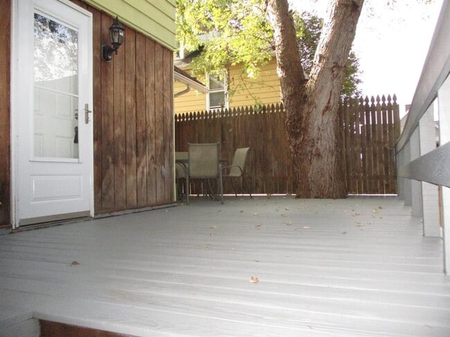 Building Photo - 34 Schubert St