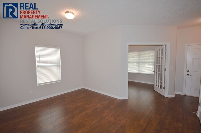 Foto del edificio - Amazing brick home in Brentwood! Large fenced backyard, washer/dryer included!