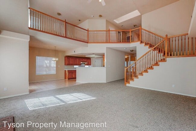 Building Photo - 4 br, 2.5 bath House - 6916 La Merida NE