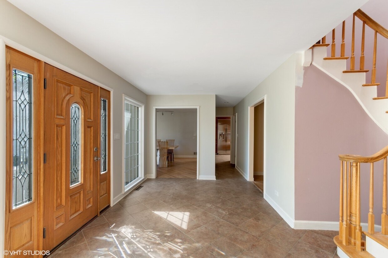 Primary Photo - 2230 White Oak Dr