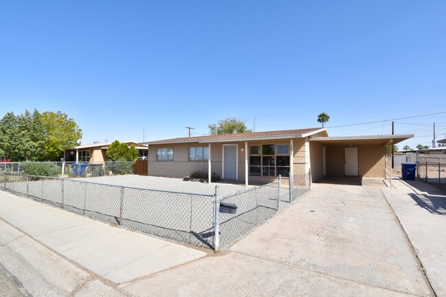 Building Photo - 2016 E 24th Pl