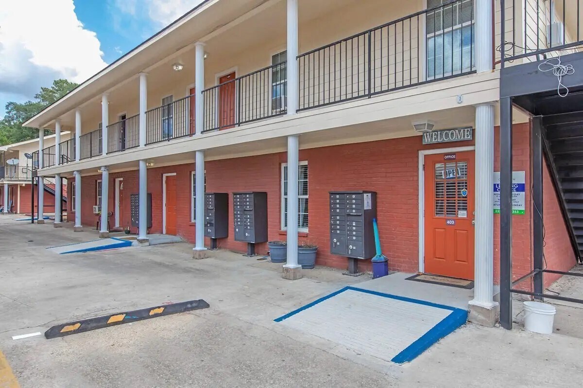 Foto del edificio - 4115 Mohican-Prescott Crossover