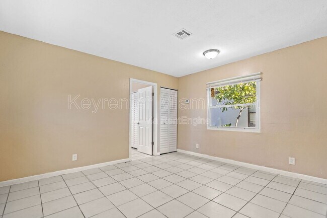 Foto del edificio - 1022 NW 6th Ave