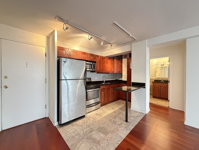 Building Photo - 4180 N Marine Dr