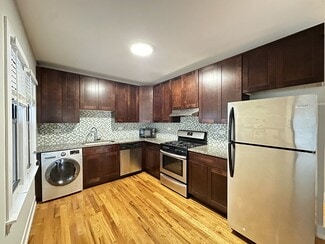 Building Photo - 811 Elm St