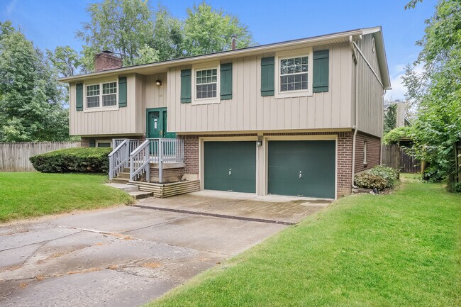Foto del edificio - 1303 Basswood Ct