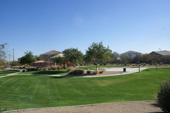 Foto del edificio - 25758 W Nancy Ln