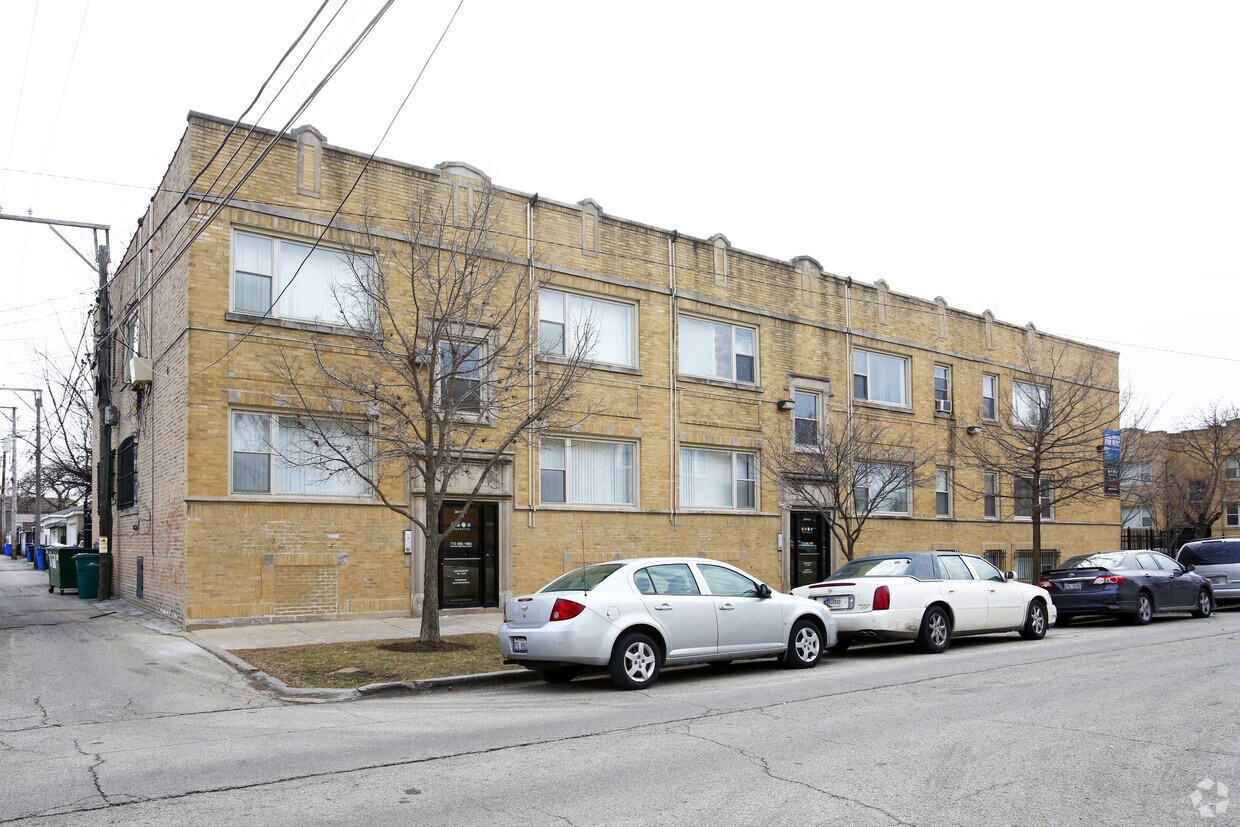 Building Photo - 6001-6005 S Whipple St