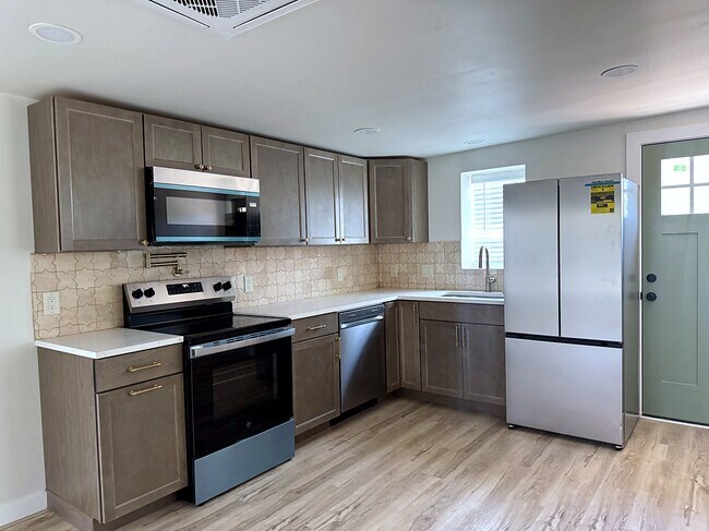 Foto del edificio - 1804 Slate Ave NW