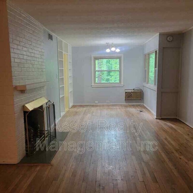 Foto del edificio - 110 Chatham Ln