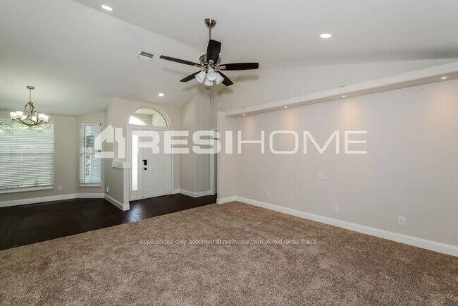 Building Photo - 6405 64th Dr E