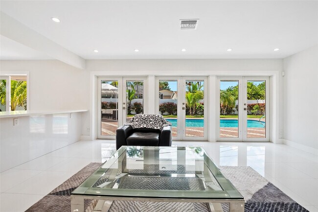 Foto del edificio - 21100 Highland Lakes Blvd