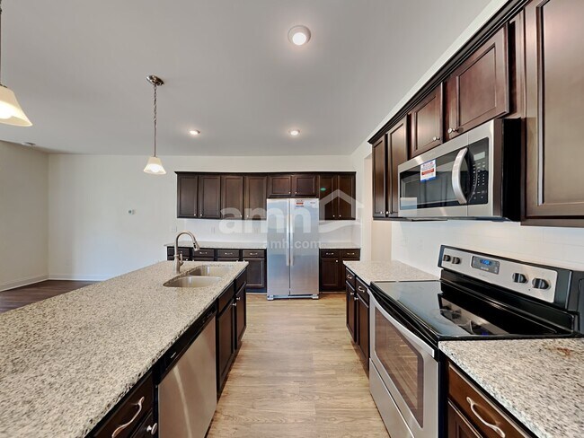 Building Photo - 318 Golucke Way