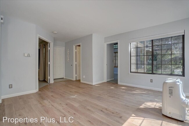 Building Photo - 2 br, 2 bath House - 4837 White Rock Cir, ...