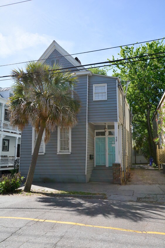 73 Vanderhorst St Unit A, Charleston, SC 29403 Room for Rent in Charleston, SC