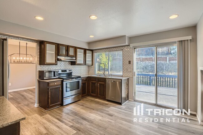 Building Photo - 3279 Breckenridge Dr W