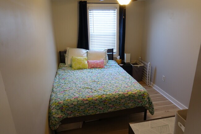 Dormitorio 2 - 829 3rd Ave