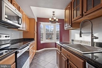 Building Photo - 6234 Ducketts Ln