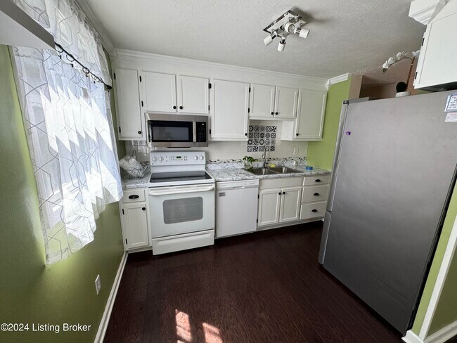 Building Photo - 473 Saguaro Dr