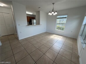 Building Photo - 9101 Gervais Cir