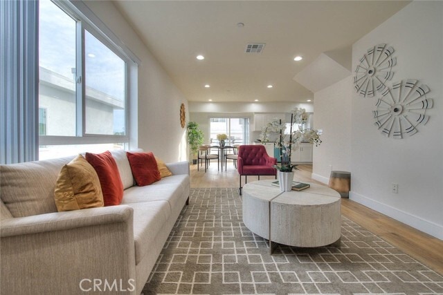 Building Photo - 11726 Hamlin St