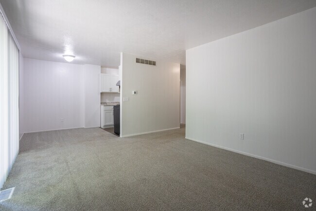 1 habitación, 1 baño - 724 pies cuadrados - Mount Royal Townhomes