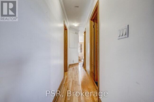 Photo du bâtiment - 98 Roselawn Ave