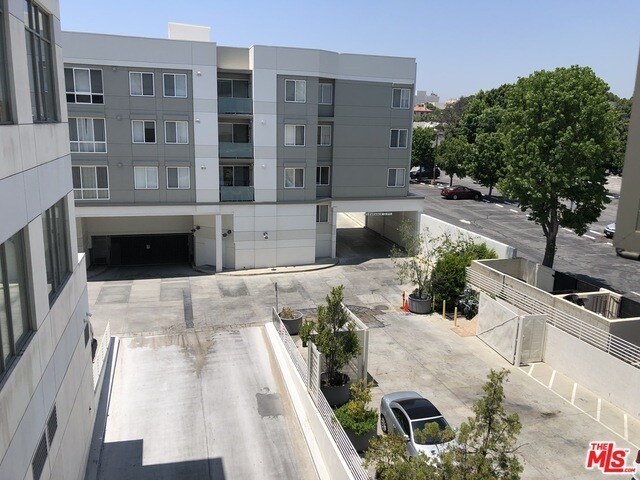 Building Photo - 175S S Lake Ave