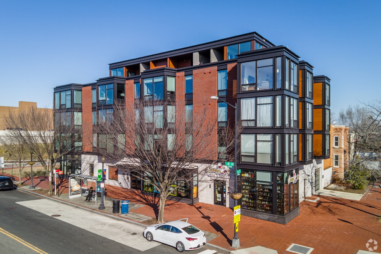 Primary Photo - 801 Virginia Ave SE