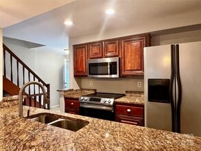 Building Photo - 1317 Maple Shade Ln