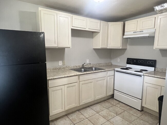 Building Photo - 3100 Botham Jean Blvd