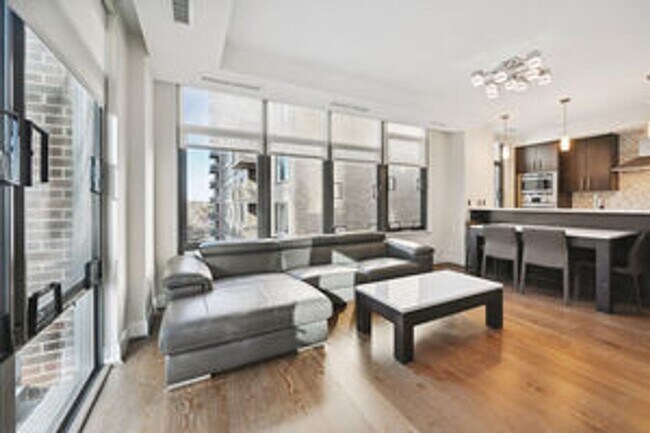 Building Photo - Luxury 2BR/ 2BA Condo in Downtown Bethesda...