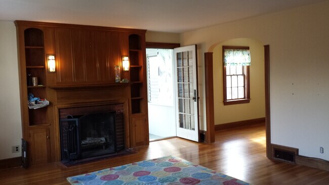 Foto del edificio - 876 Woodbury Ave