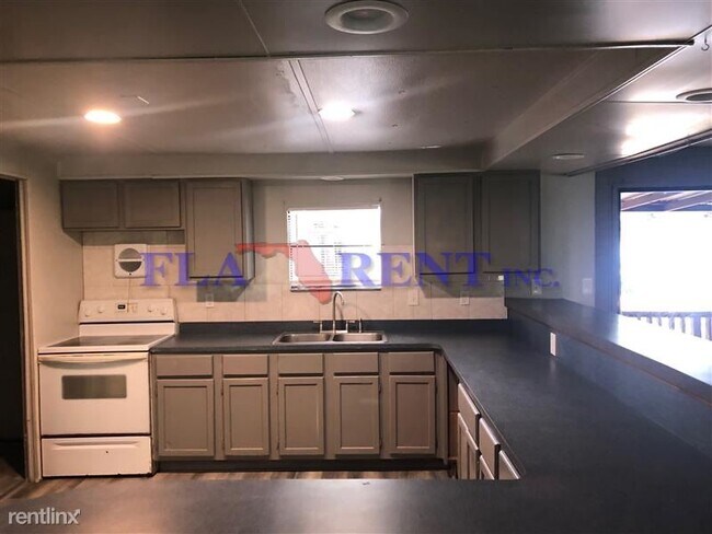 Building Photo - 20250 E Colonial Dr