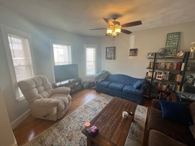 Building Photo - 24 Ellington Rd