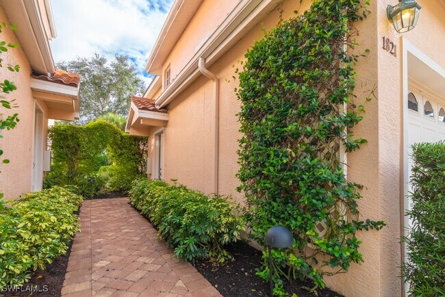 Foto del edificio - 8460 Abbington Cir
